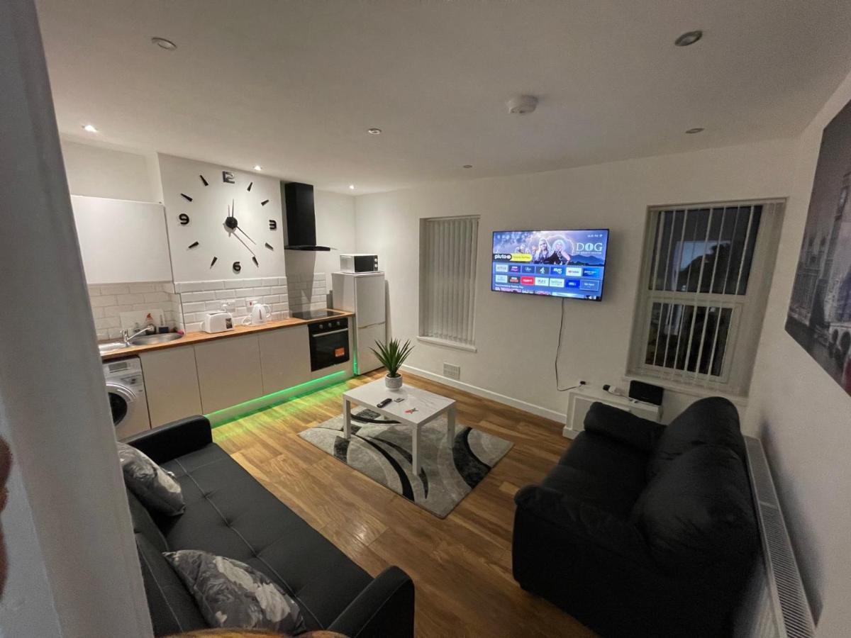 Central Serviced Apartments - Two Bedroom Apartment Cardiff Kültér fotó