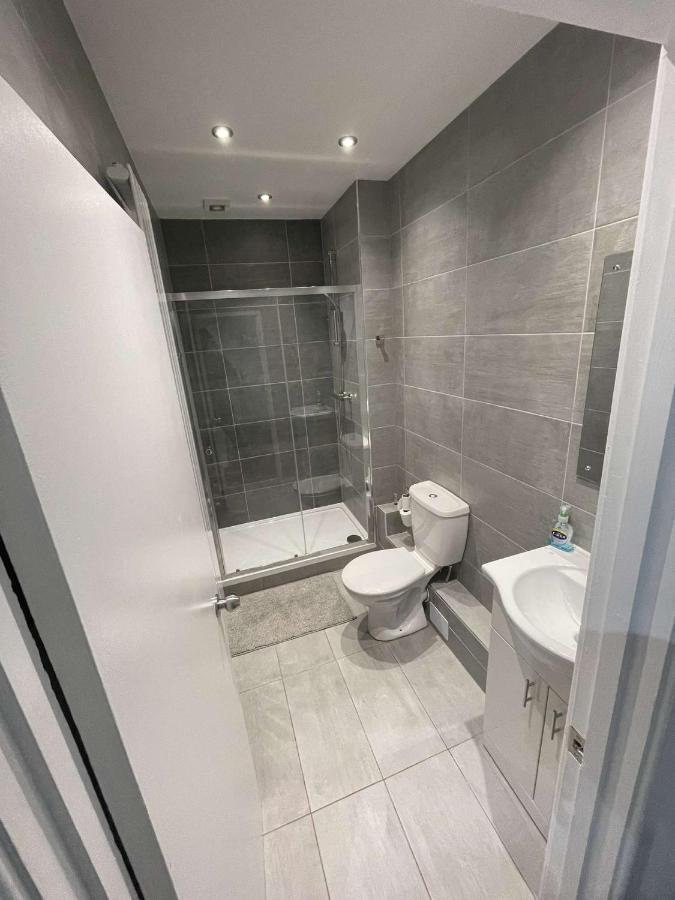 Central Serviced Apartments - Two Bedroom Apartment Cardiff Kültér fotó